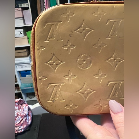 Authentic Louis Vuitton Vernis Handbag - Picture 10 of 17